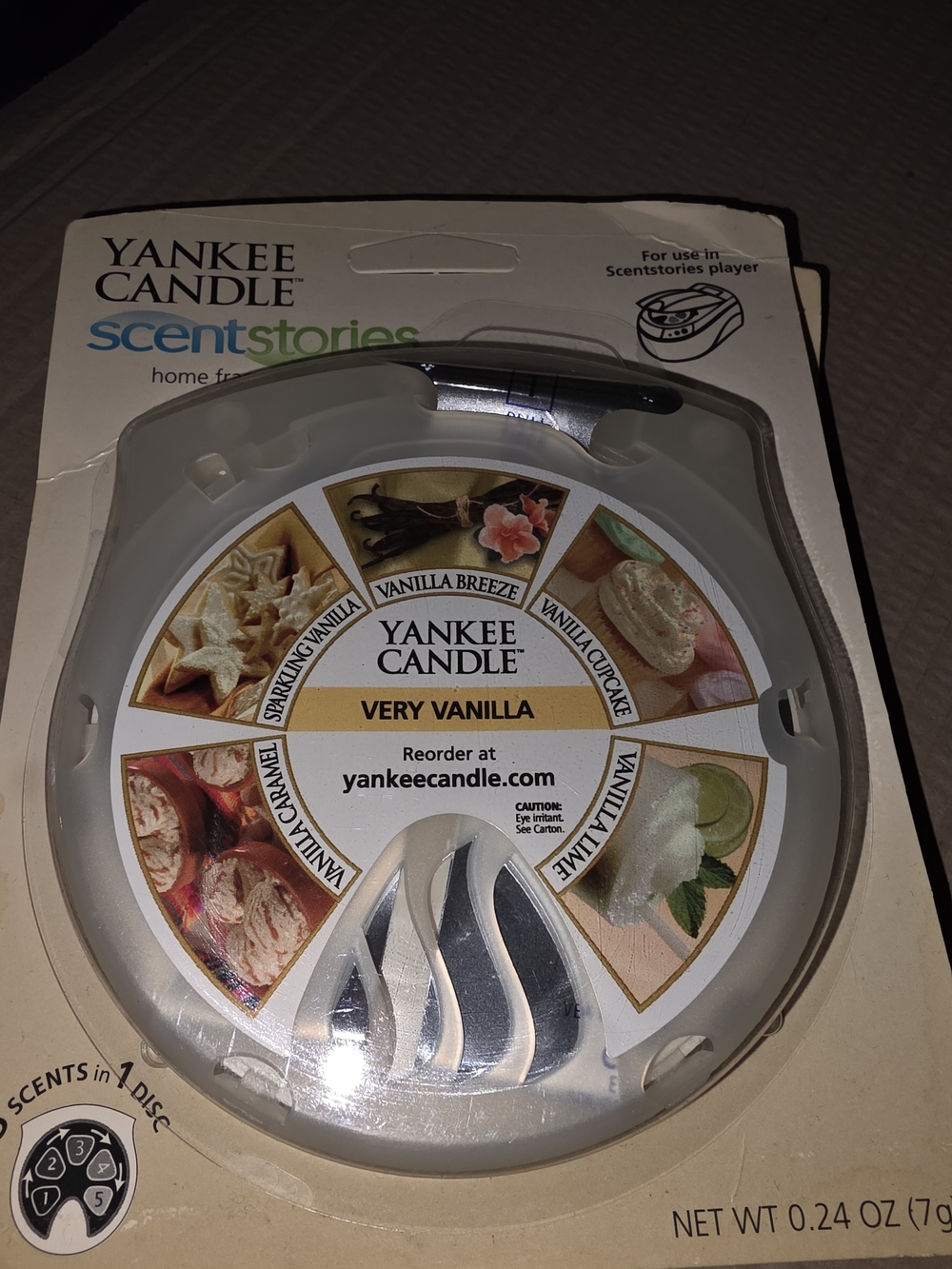 Yankee Candle Very Vanilla ScentStories Disc - White
